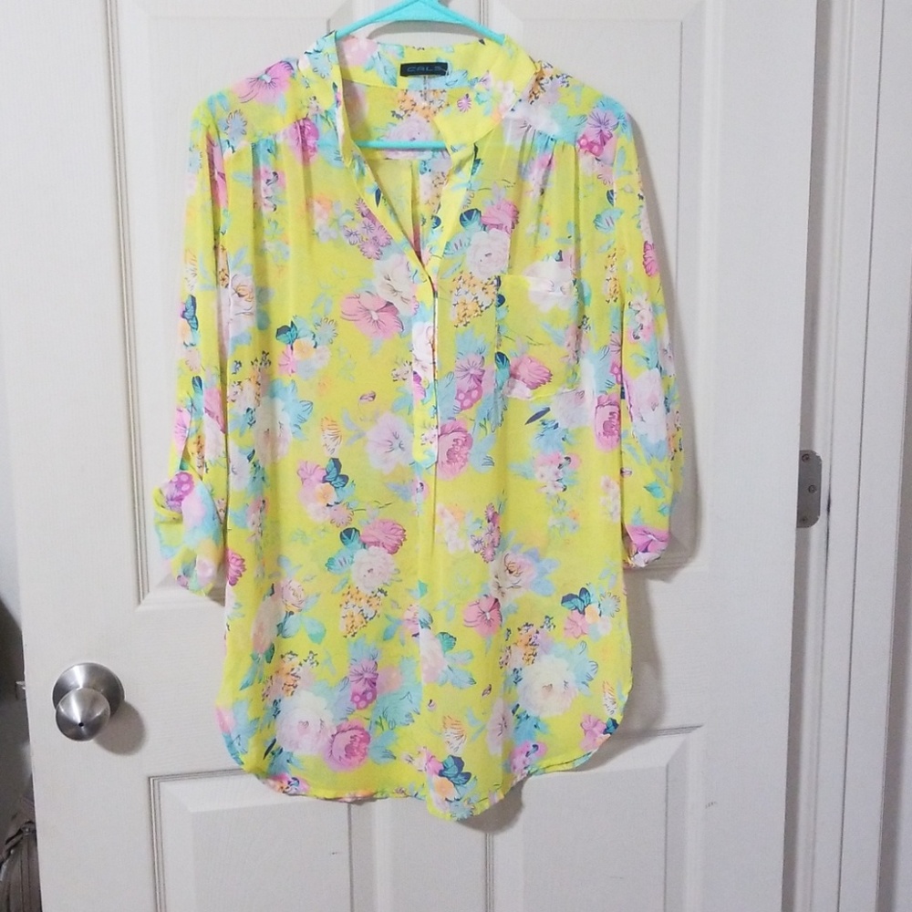 Very cute blouse!